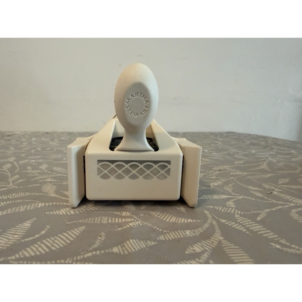 Martha Stewart Deep Edge Punch Unisex OS White Good Lattice Pattern Border Tool